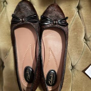 Clarks Flats, dark, fur, sz 6.5 MAKE AN OFFER